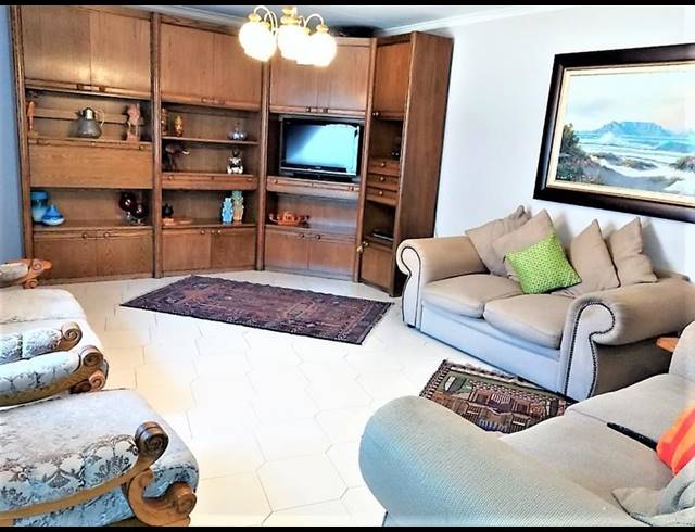 5 BEDROOM HOUSE FOR SALE IN MEYERSDAL